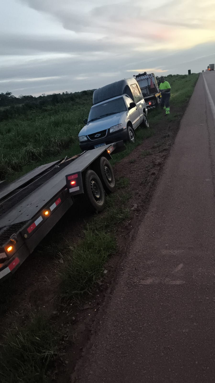 Atendimento de guincho noturno na BR-163 em Sinop MT